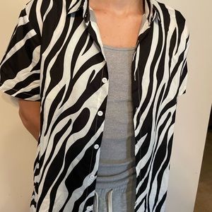 ROMWE Zebra Print Button-Down Size L